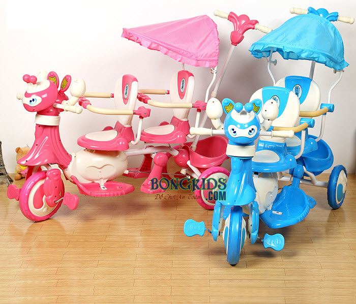 Xe đạp 3 bánh trẻ em 9027 có 2 màu xanh và đỏ