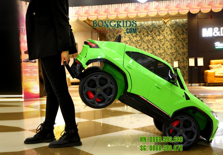 Xe hơi điện cho bé Lamborghini SMT666 có thể kéo đi khi không sử dụng