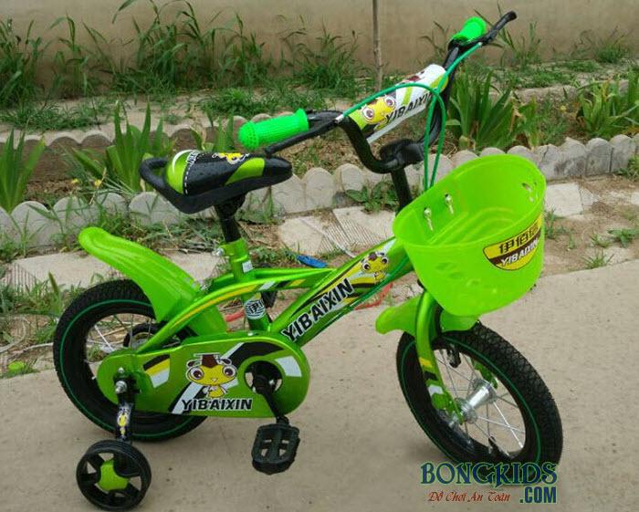 Xe đạp thể thao màu xanh