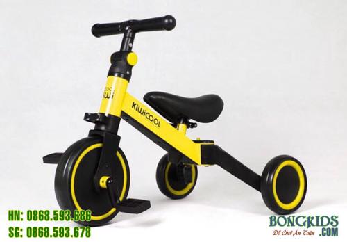 Xe thăng bằng 3 bánh có gắn bàn đạp cho bé