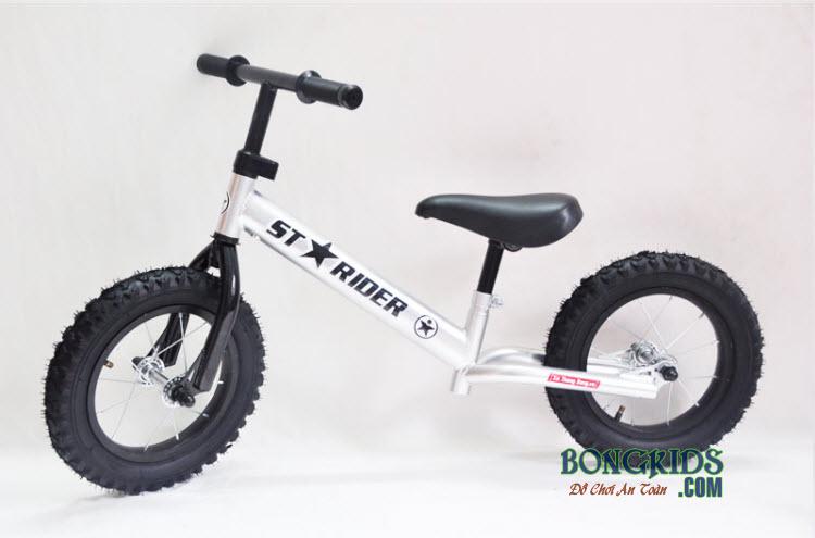 Xe thăng bằng cho bé Starider Racing