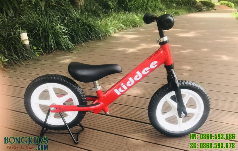 Xe thăng bằng cho bé Kiddee đỏ