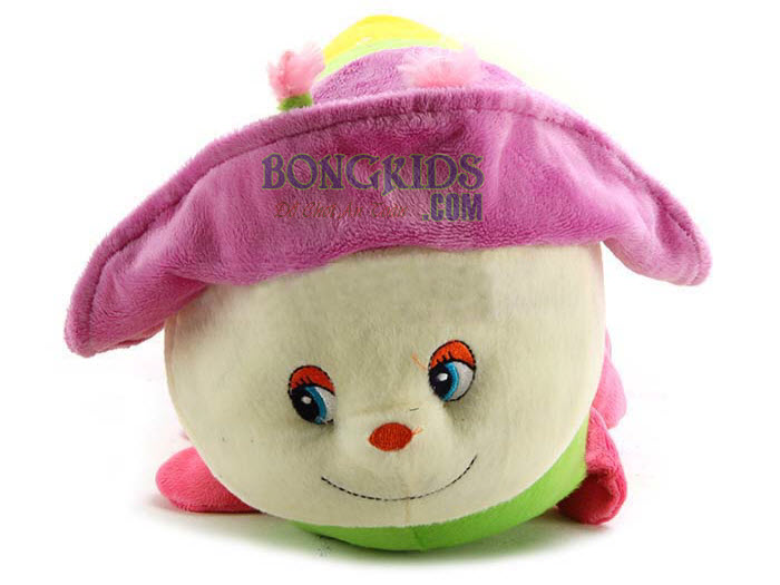 Đầu của gối bông ôm hình con sâu đội mũ