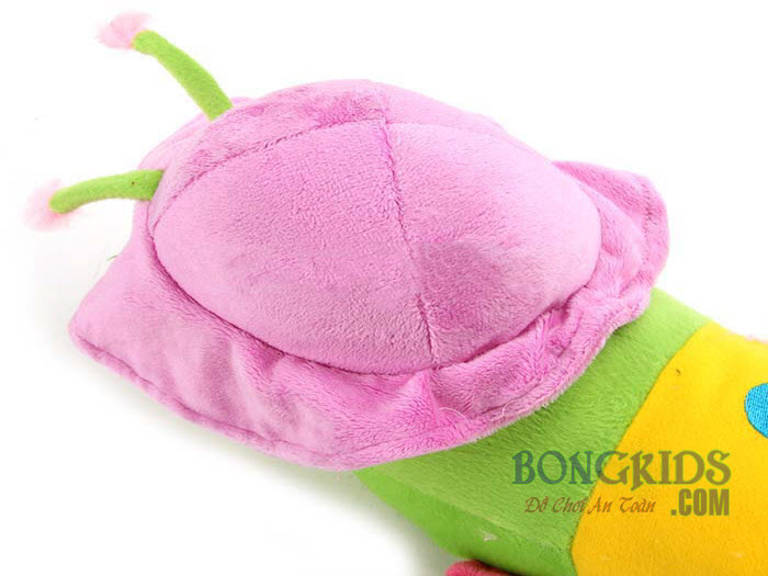 Gáy của gối bông ôm hình con sâu đội mũ