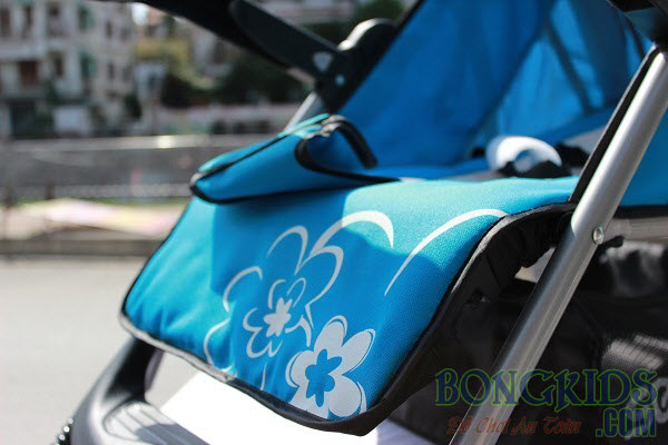 Xe đẩy SeeBaby T04 dễ dàng di chuyển