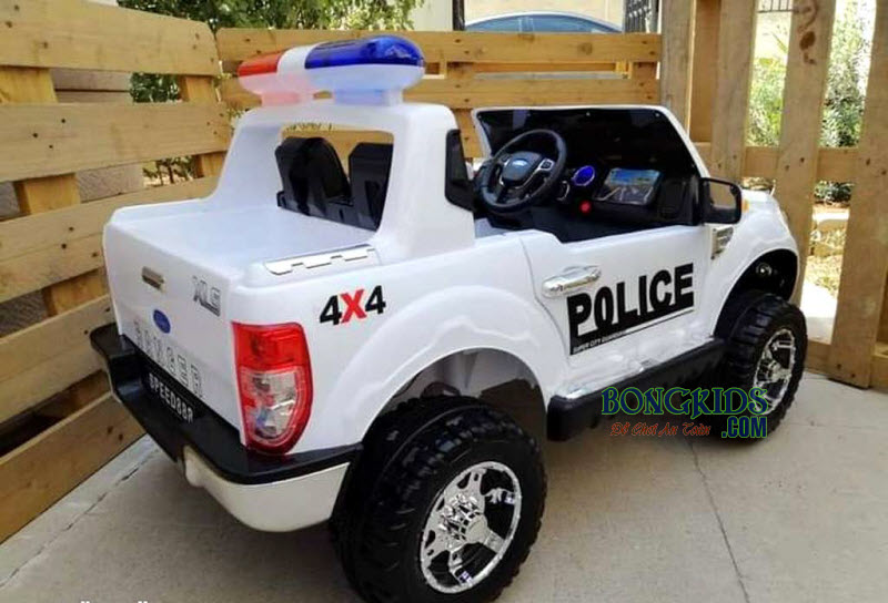 Xe ô tô điện cho trẻ em