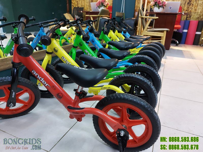 Xe thăng bằng trẻ em